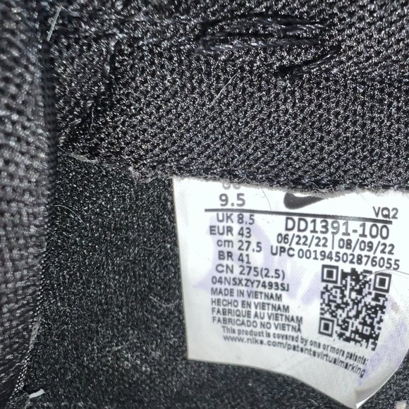 Nike Dunk Black/White Size 9.5 Men's - Picture 5 of 9